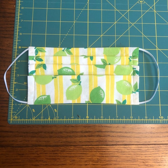 100% Cotton Pleated Face Mask - Picture 2 of 2